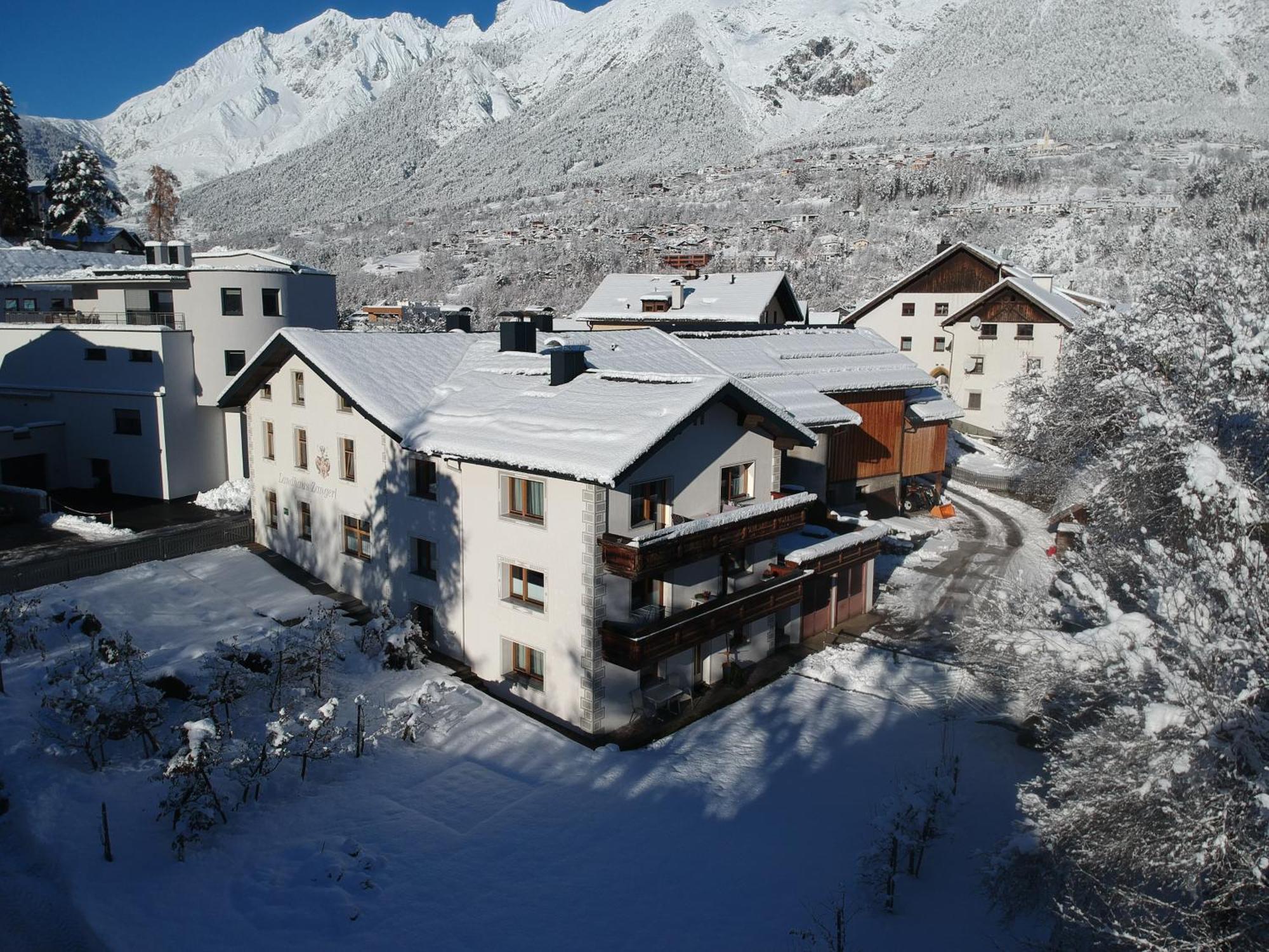 Landhaus Zangerl - Kobelerhof Landeck Eksteriør bilde