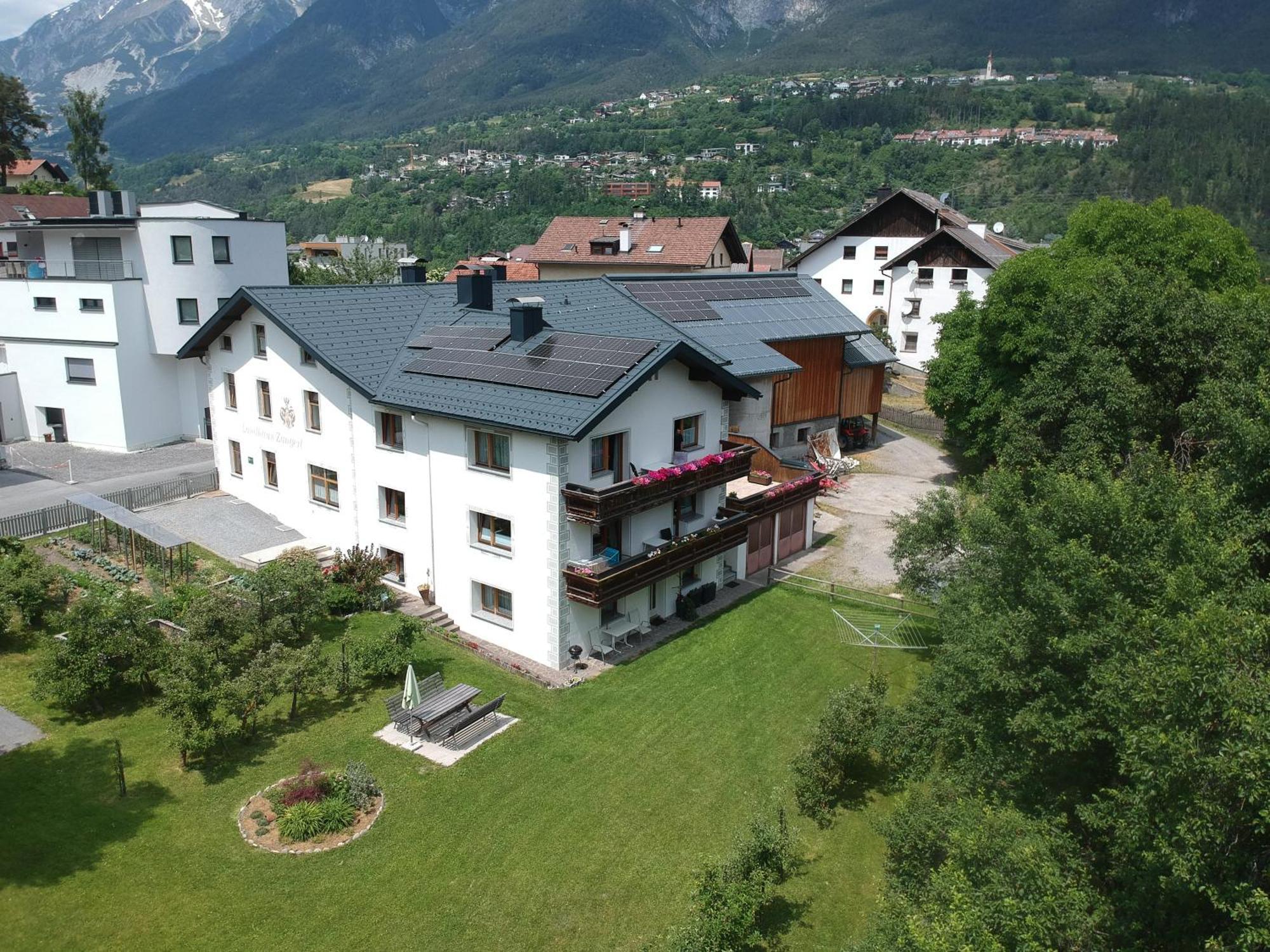 Landhaus Zangerl - Kobelerhof Landeck Eksteriør bilde